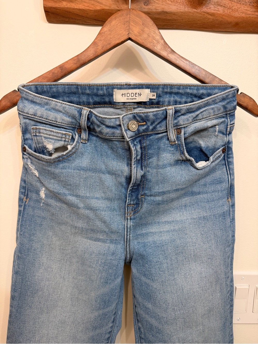 Hidden Jeans Light Blue Straight-Leg Crop Jeans - Women - Picture 2 of 13